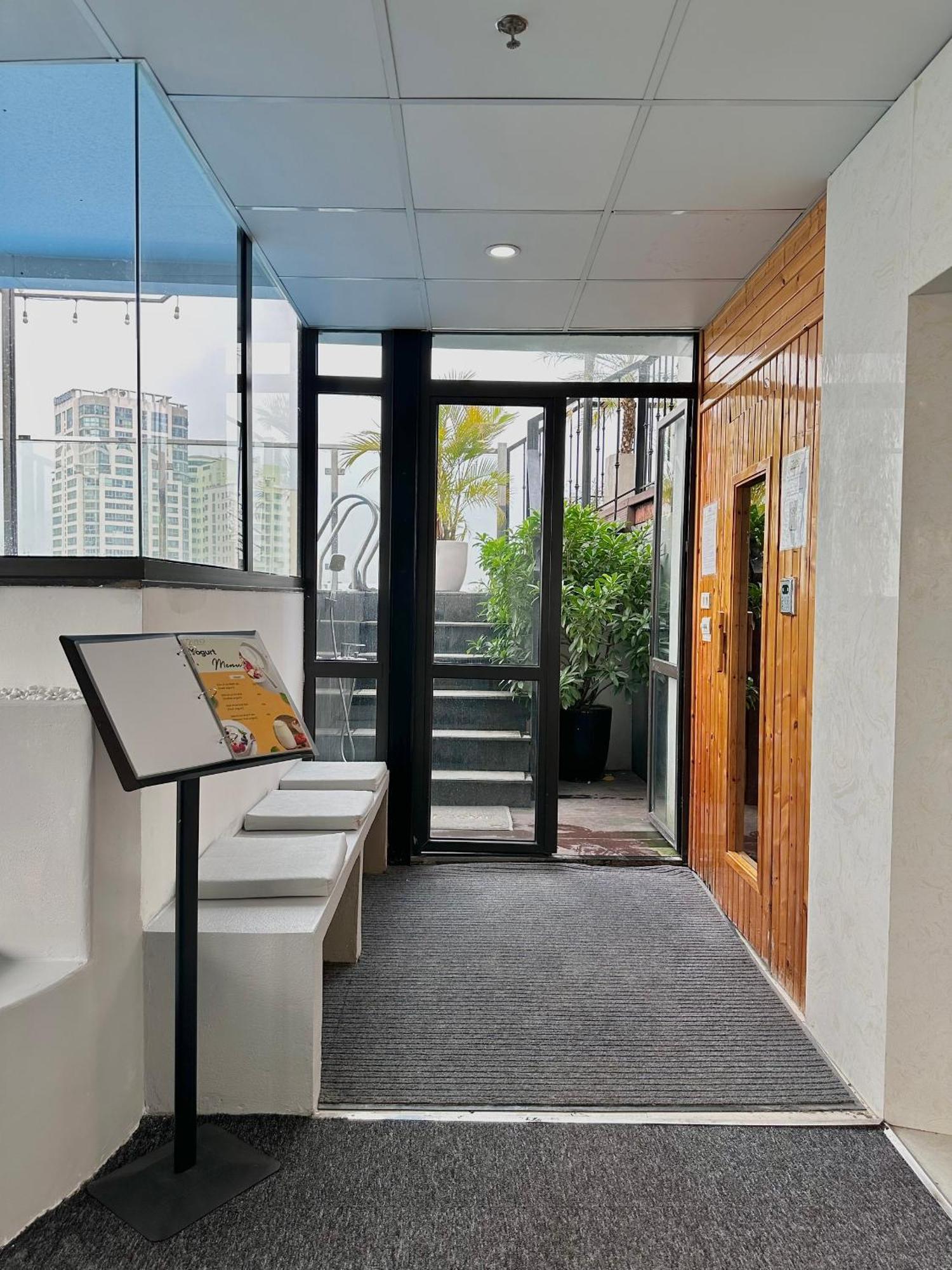 22Land Residence Hotel & Spa ハノイ市 エクステリア 写真